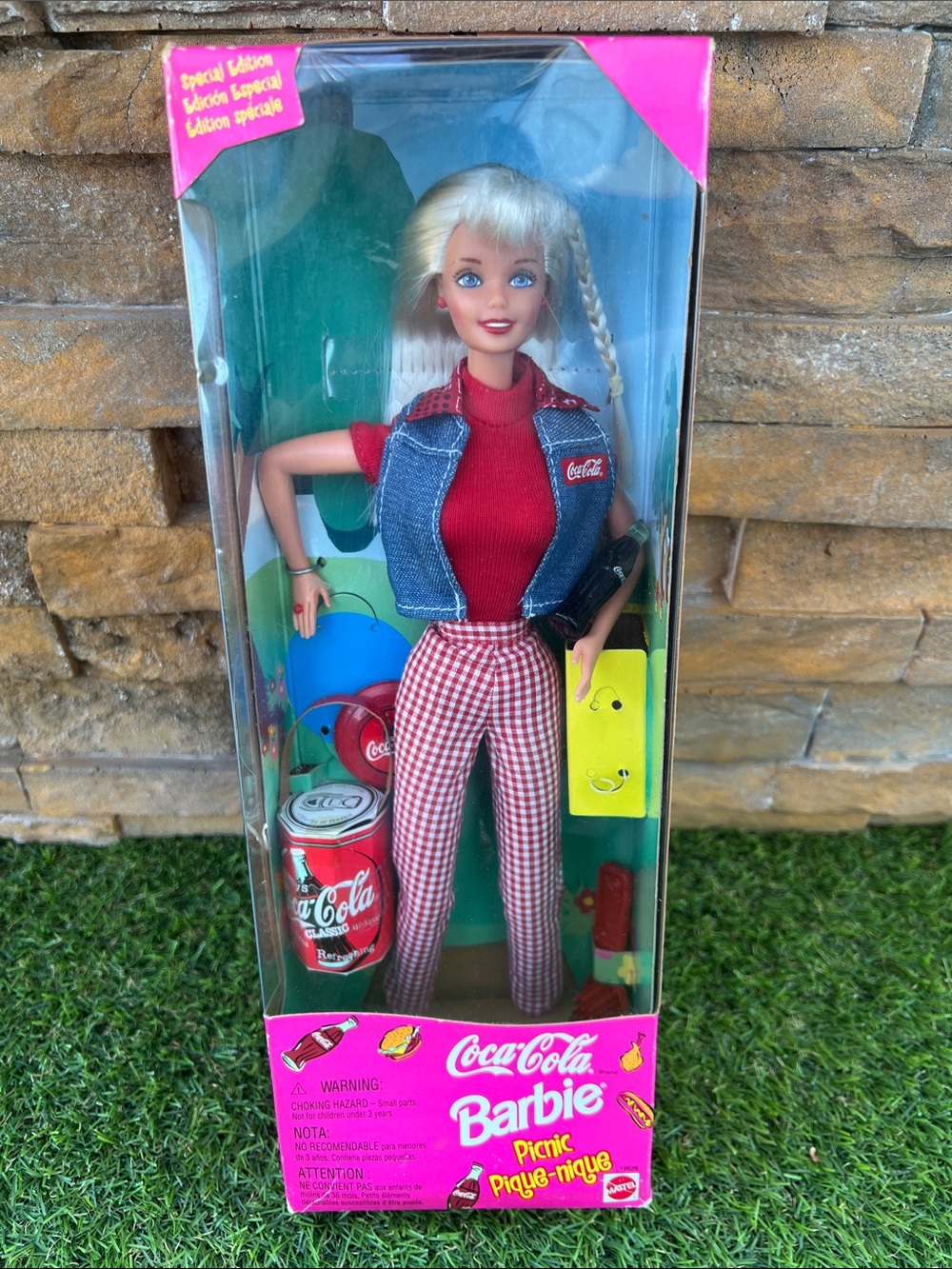 VINTAGE 1997 Special Edition Coca-Cola Picnic Barbie Model #19626 made by Mattel